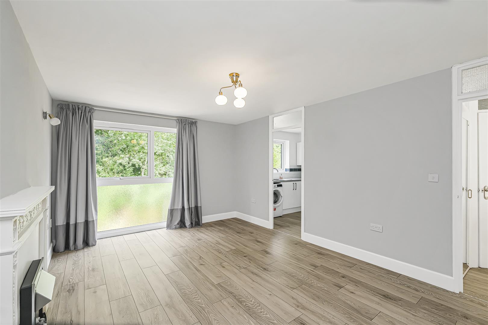 Flat Trotwood in Chigwell
