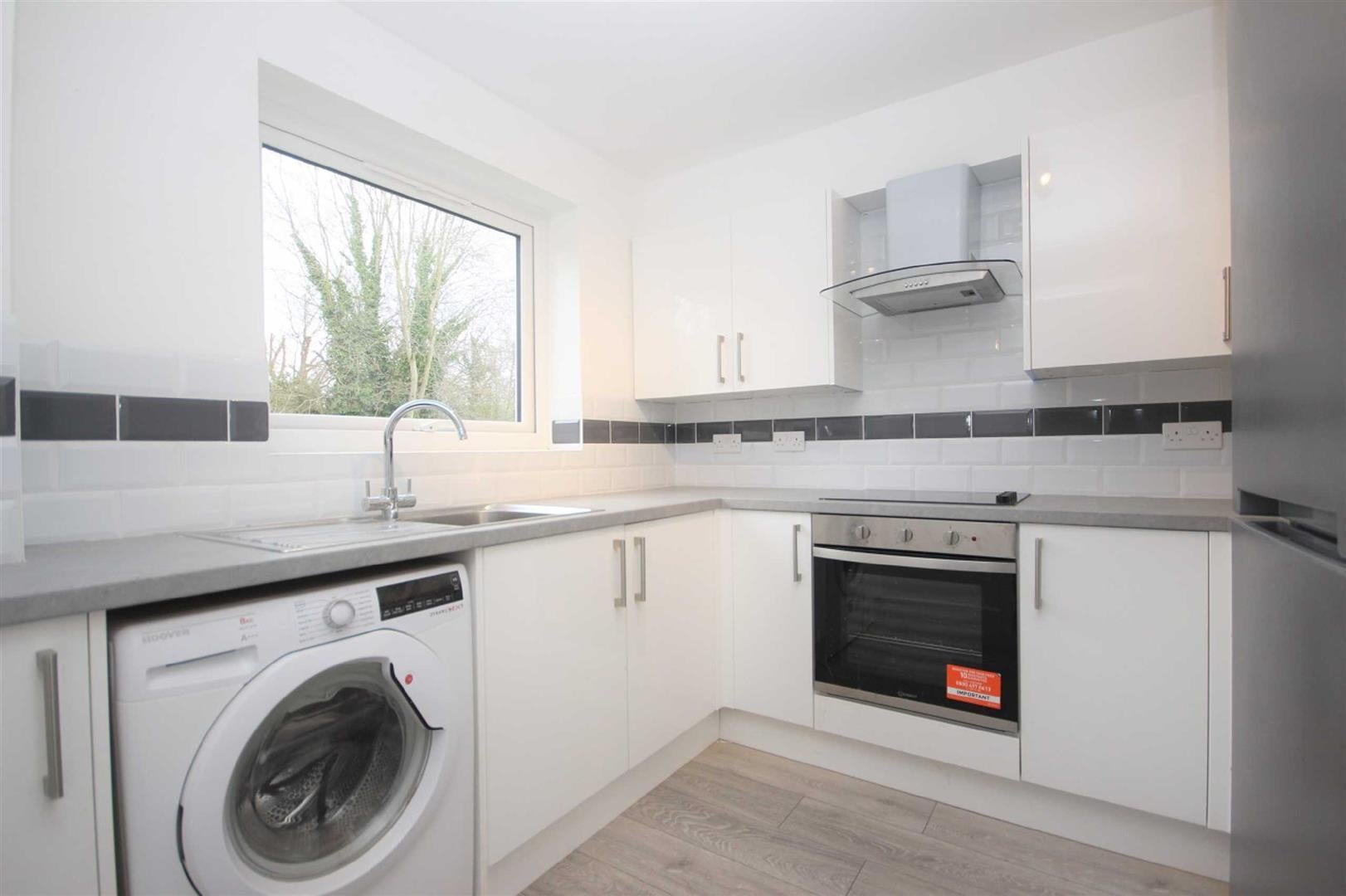 Flat Trotwood in Chigwell