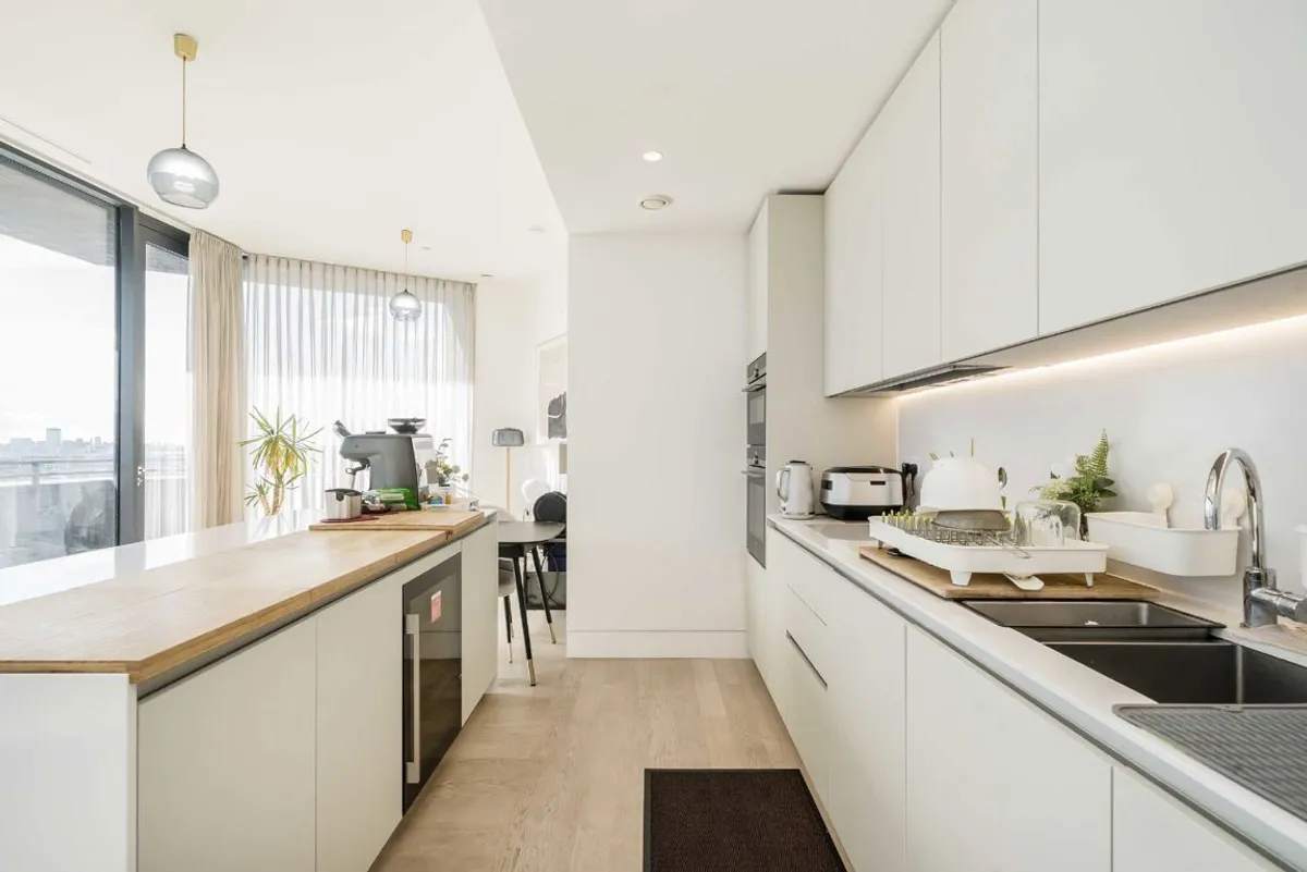 Flat Colville Street in Greater London