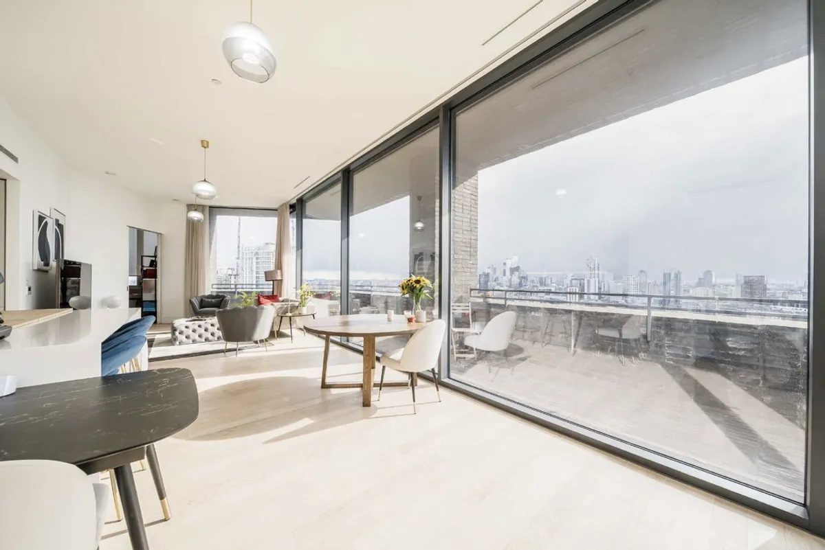 Flat Colville Street in Greater London