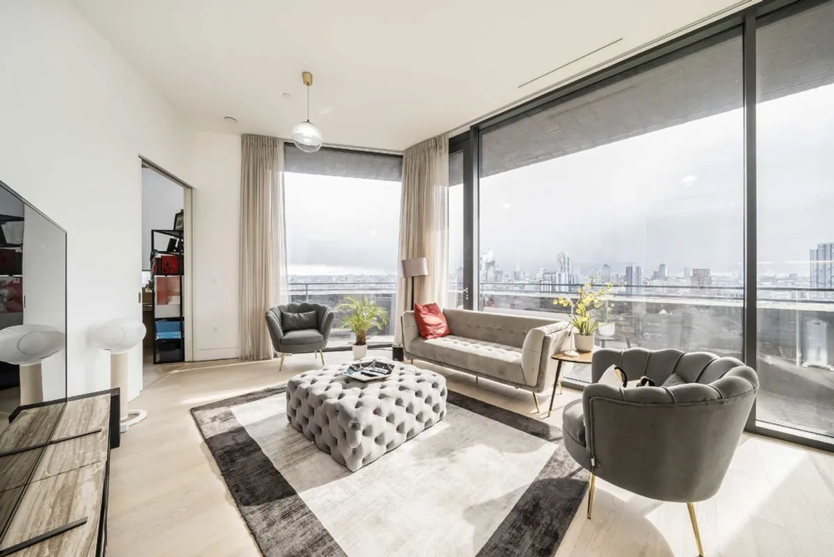 Flat Colville Street in Greater London