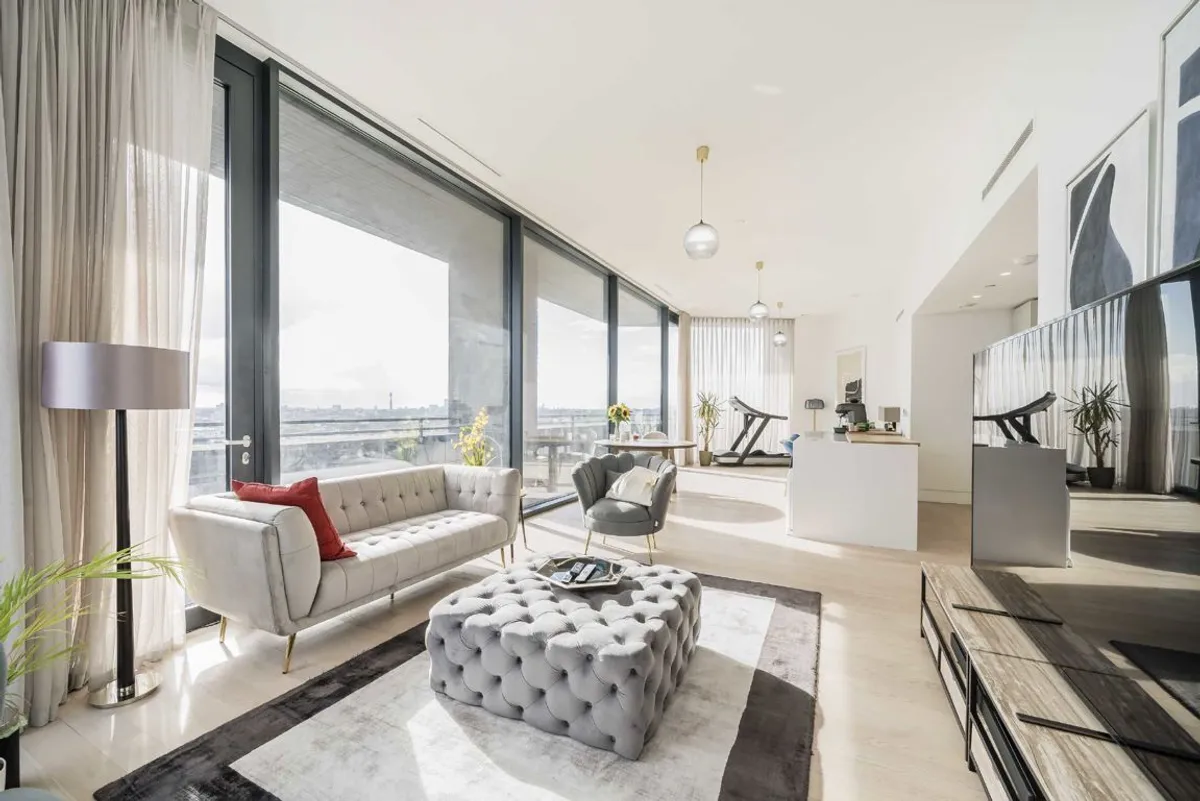 Flat Colville Street in Greater London