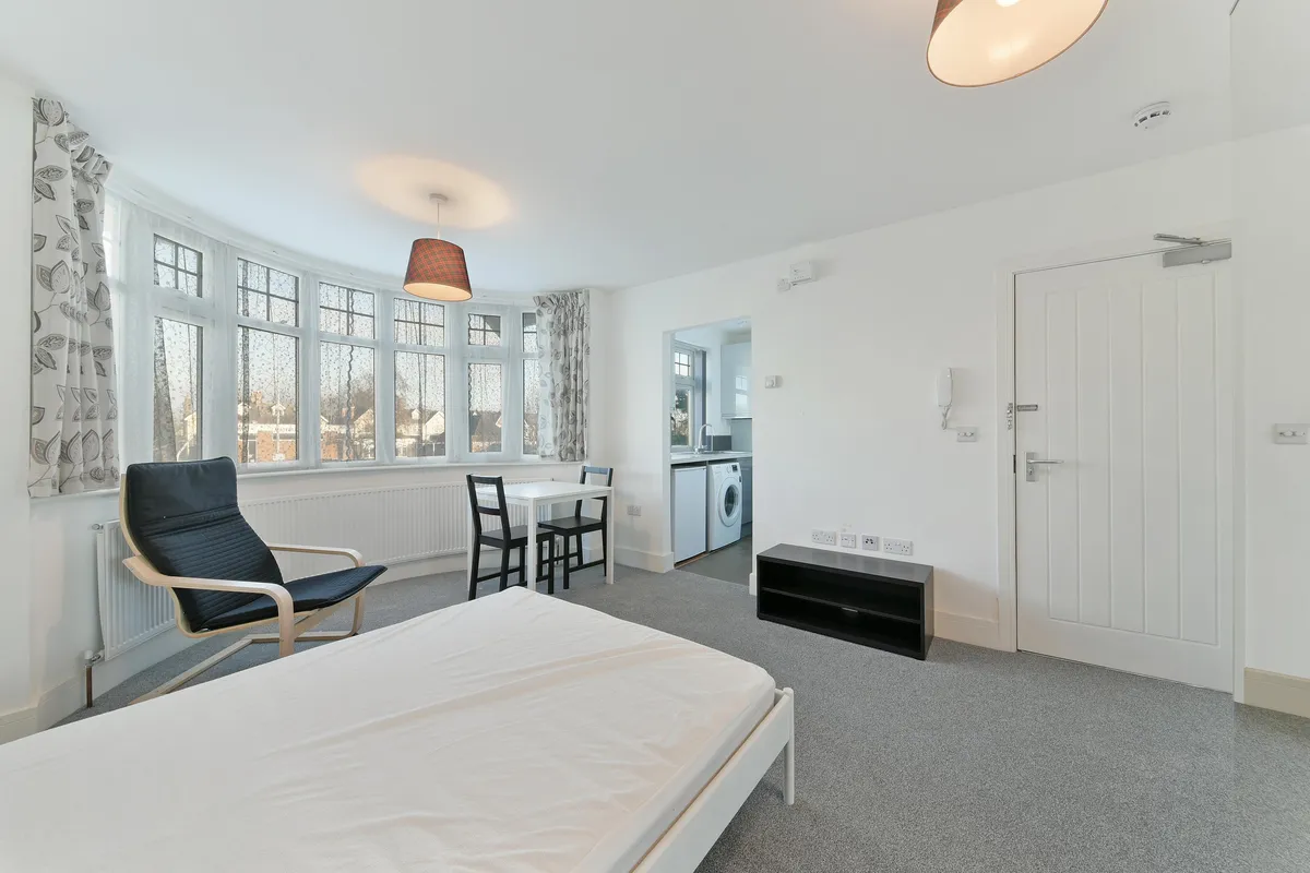 Flat Great West Road in Greater London