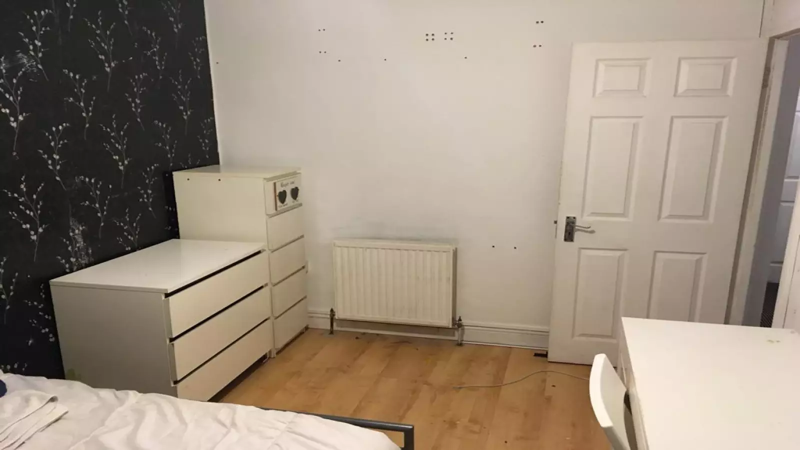 Flat Redmans Road in Greater London