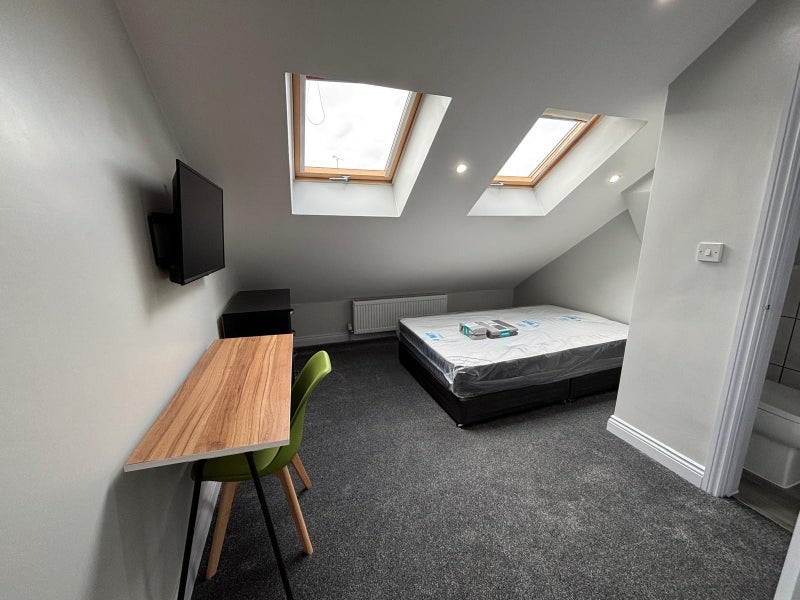 Room St. George's Road in Coventry