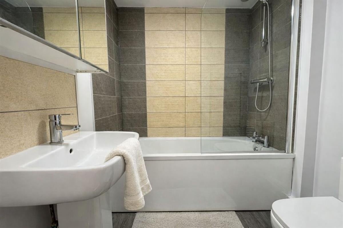 Flat Millicent Road in Nottingham