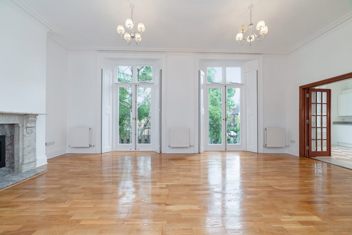 Flat Parkhill Road in Greater London