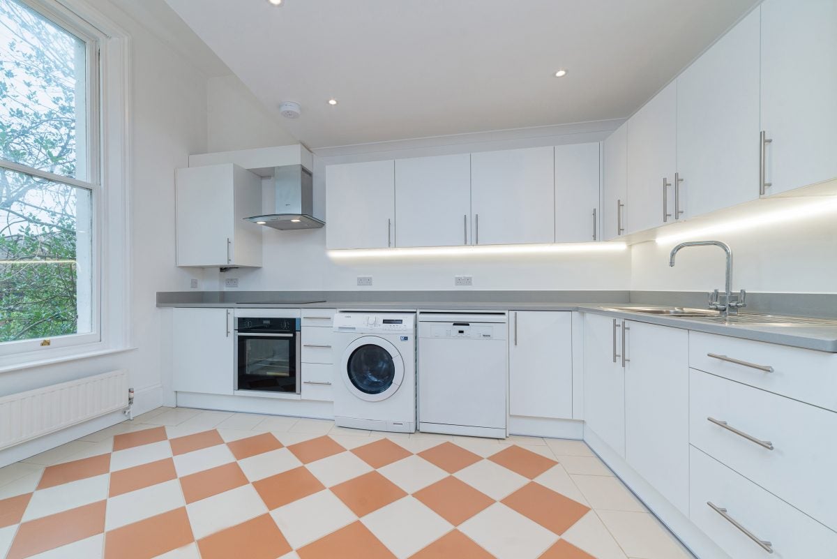 Flat Parkhill Road in Greater London