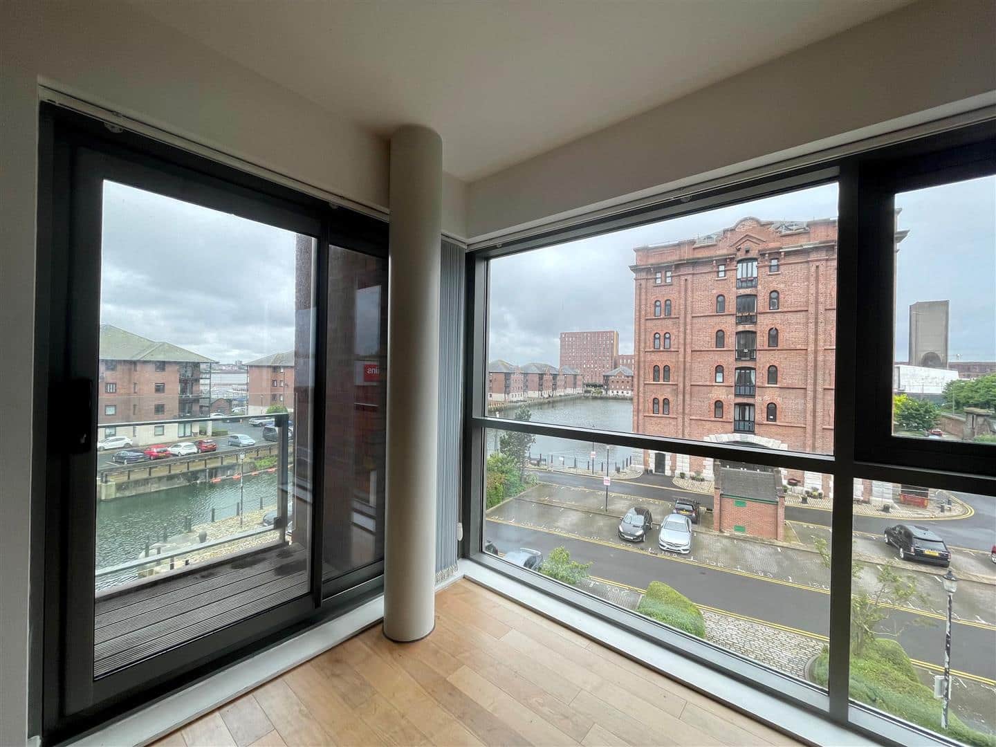 Flat New Quay in Liverpool