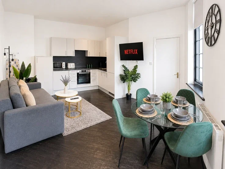 Flat Drysdale Street in Greater London