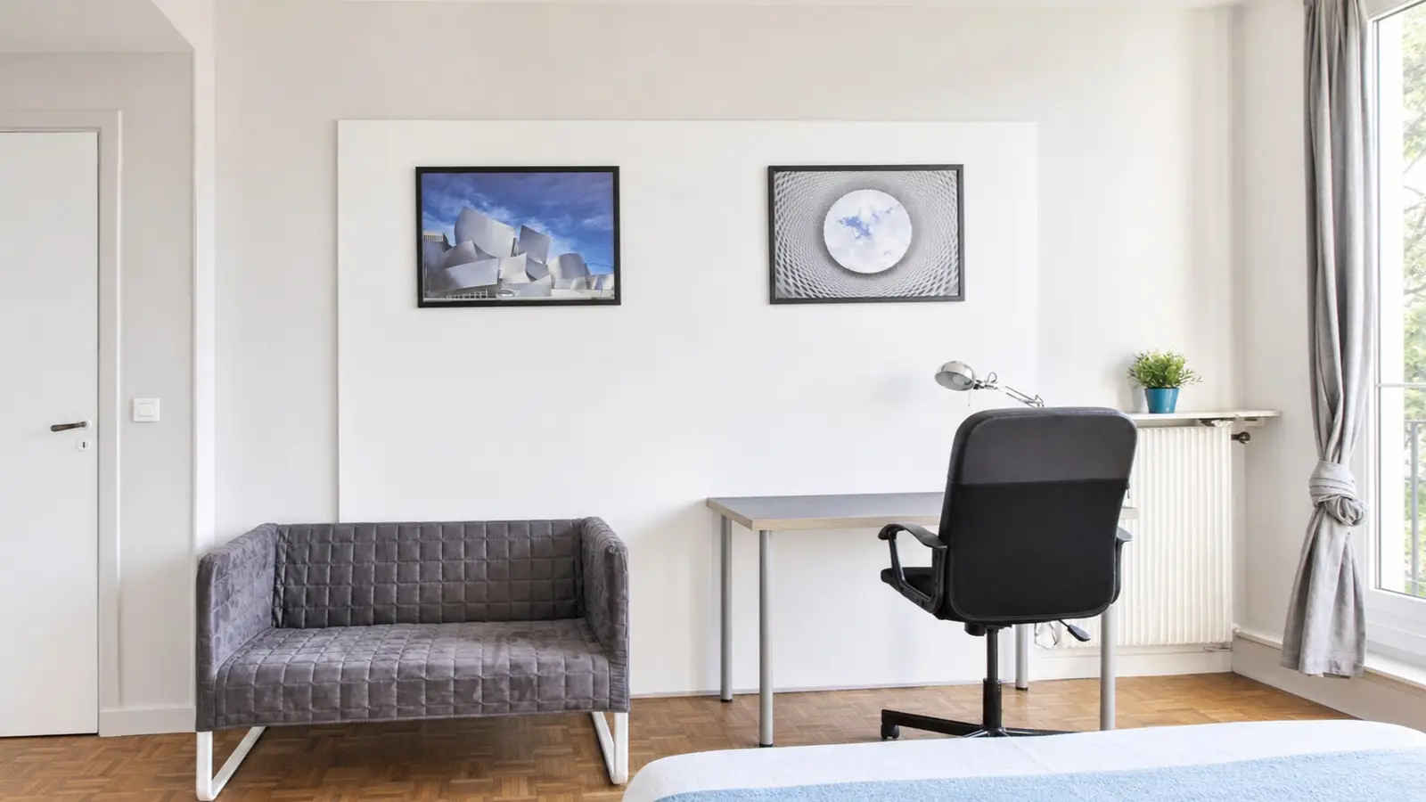 Room Rue Duret in Paris