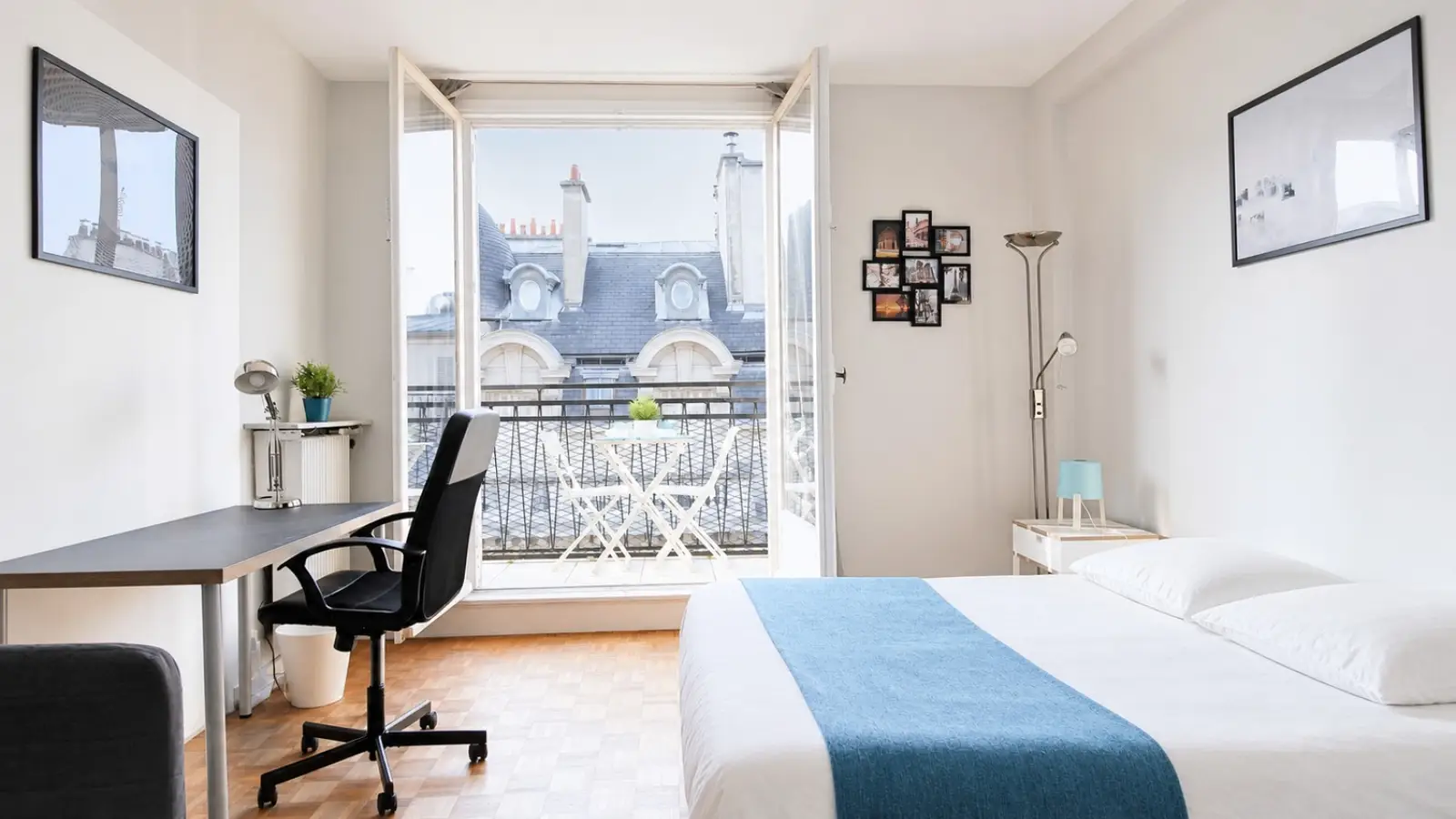 Room Rue Duret in Paris