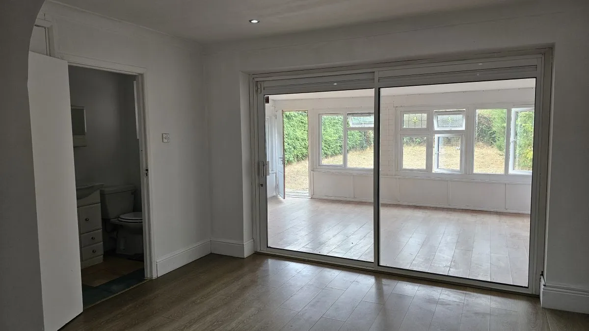 House Bournemead Avenue in Greater London