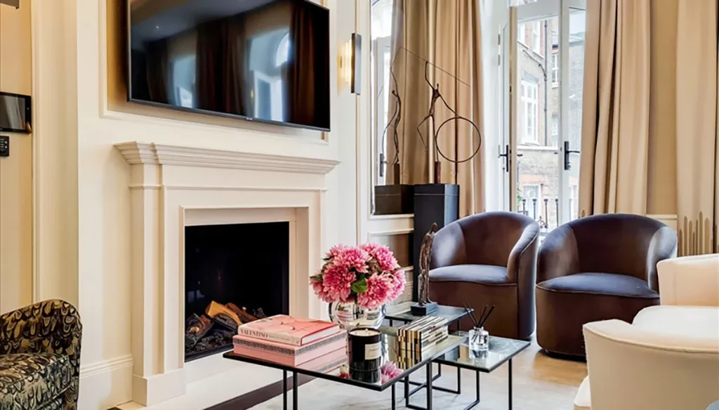 Flat Kensington High Street in Greater London