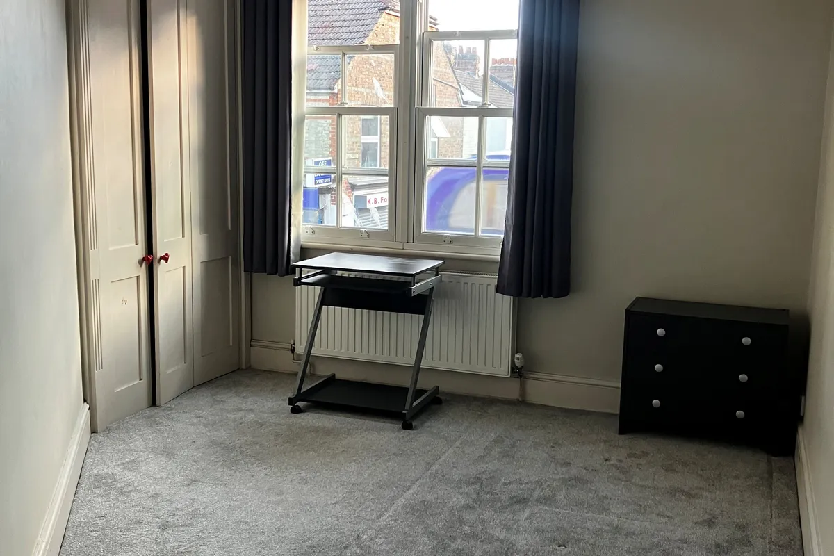 Room Regent Street in Watford