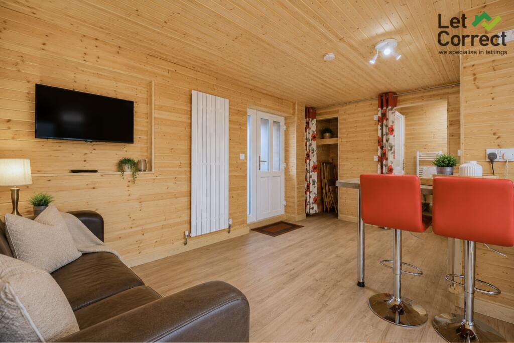 Room Kennel Lane in Warfield