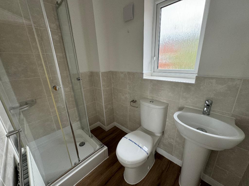 House Great Lake Close in Manchester