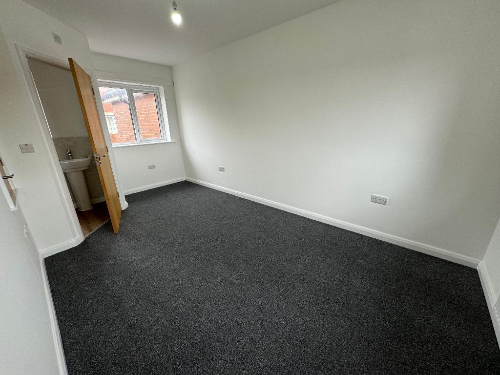 House Great Lake Close in Manchester