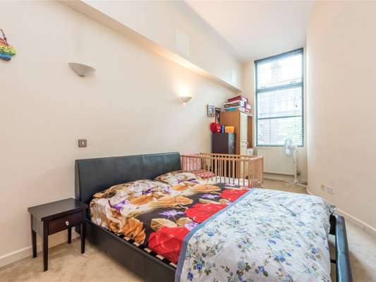 Flat Jerome Street in Greater London