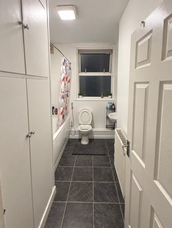 Room Myrtle Avenue in Nottingham