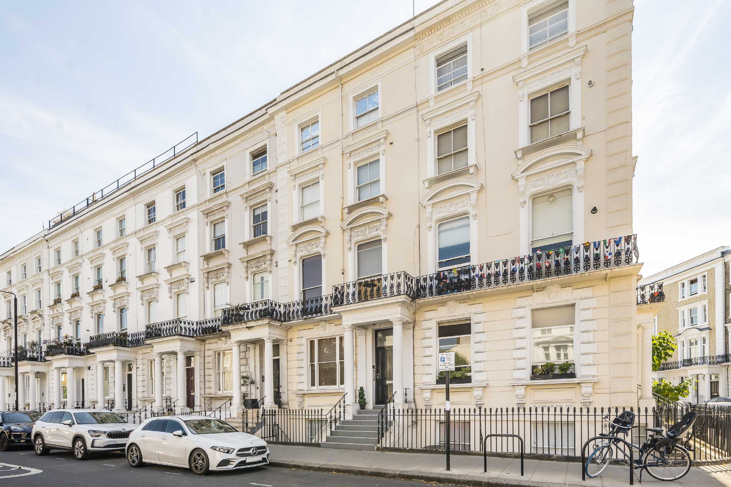 Flat Kensington Park Road in Greater London
