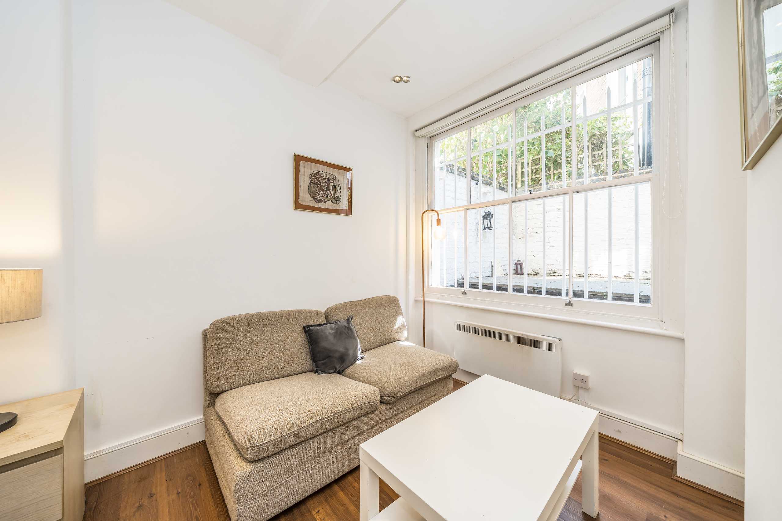 Flat Kensington Park Road in Greater London