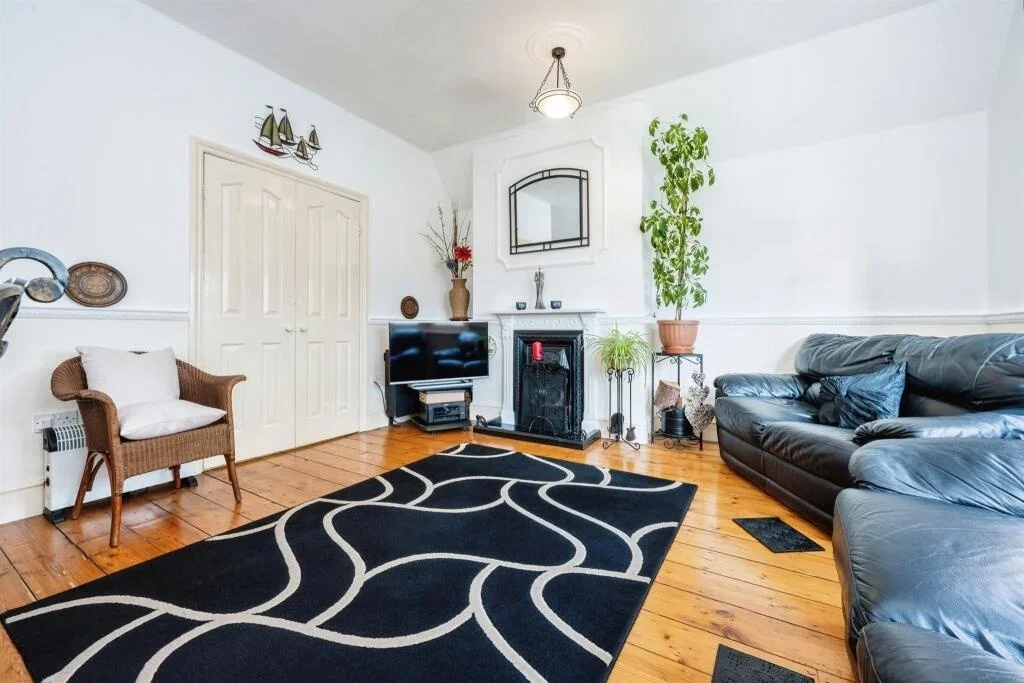 Flat De Parys Avenue in Bedford