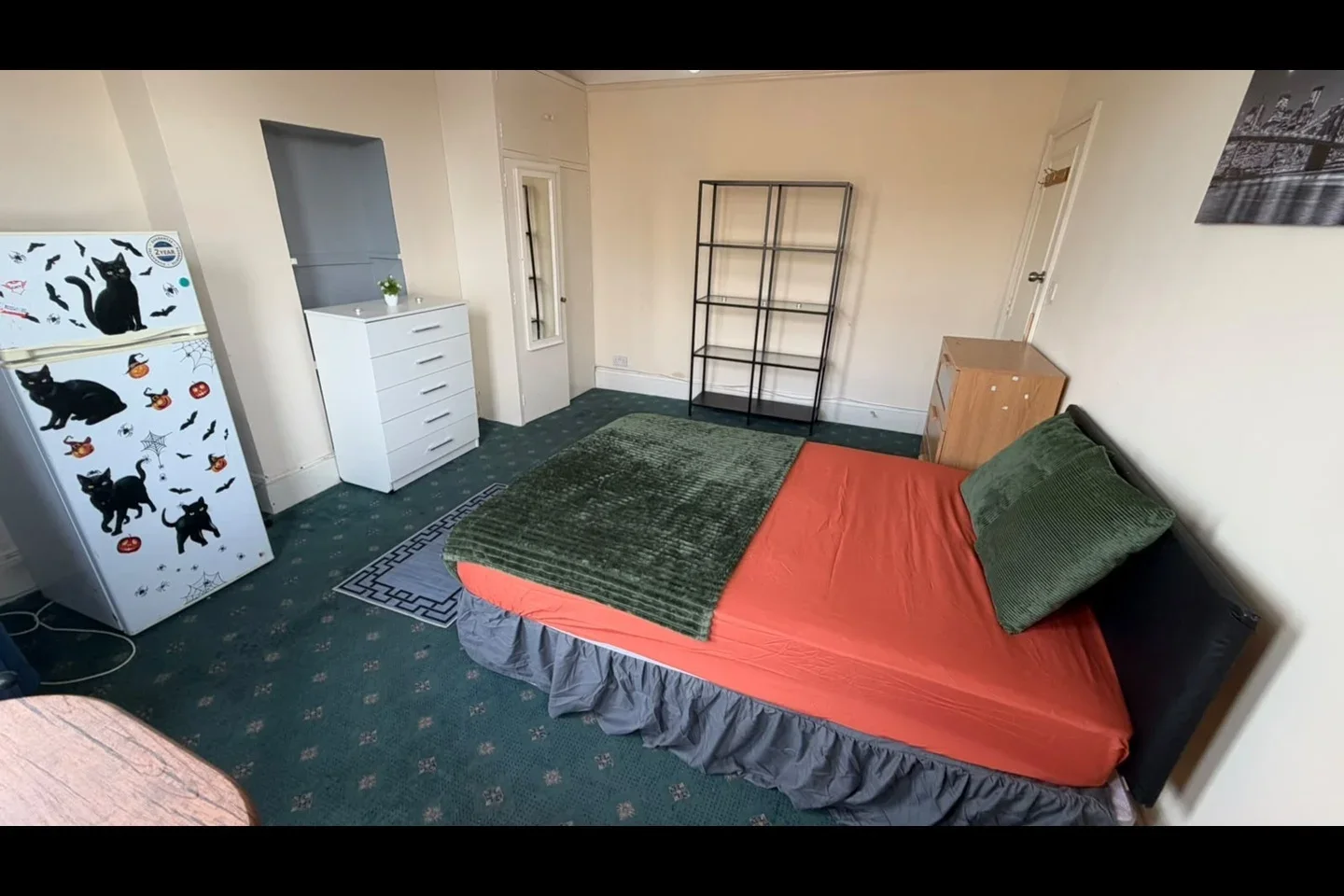 Room Wrottesley Road in Greater London