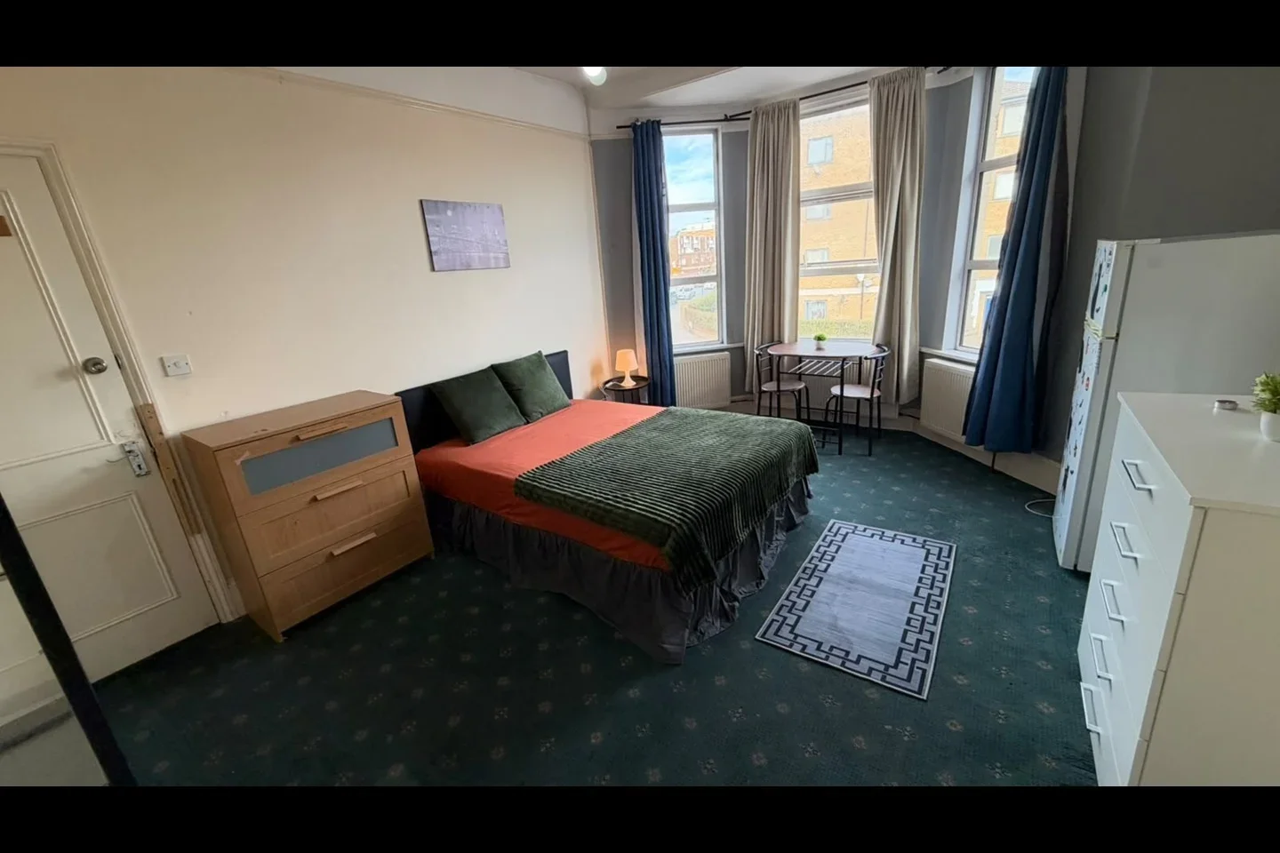 Room Wrottesley Road in Greater London