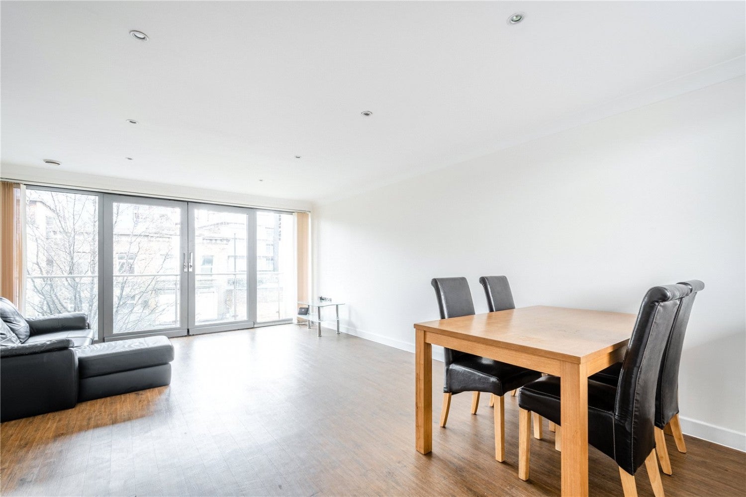 Flat Cambridge Heath Road in Greater London