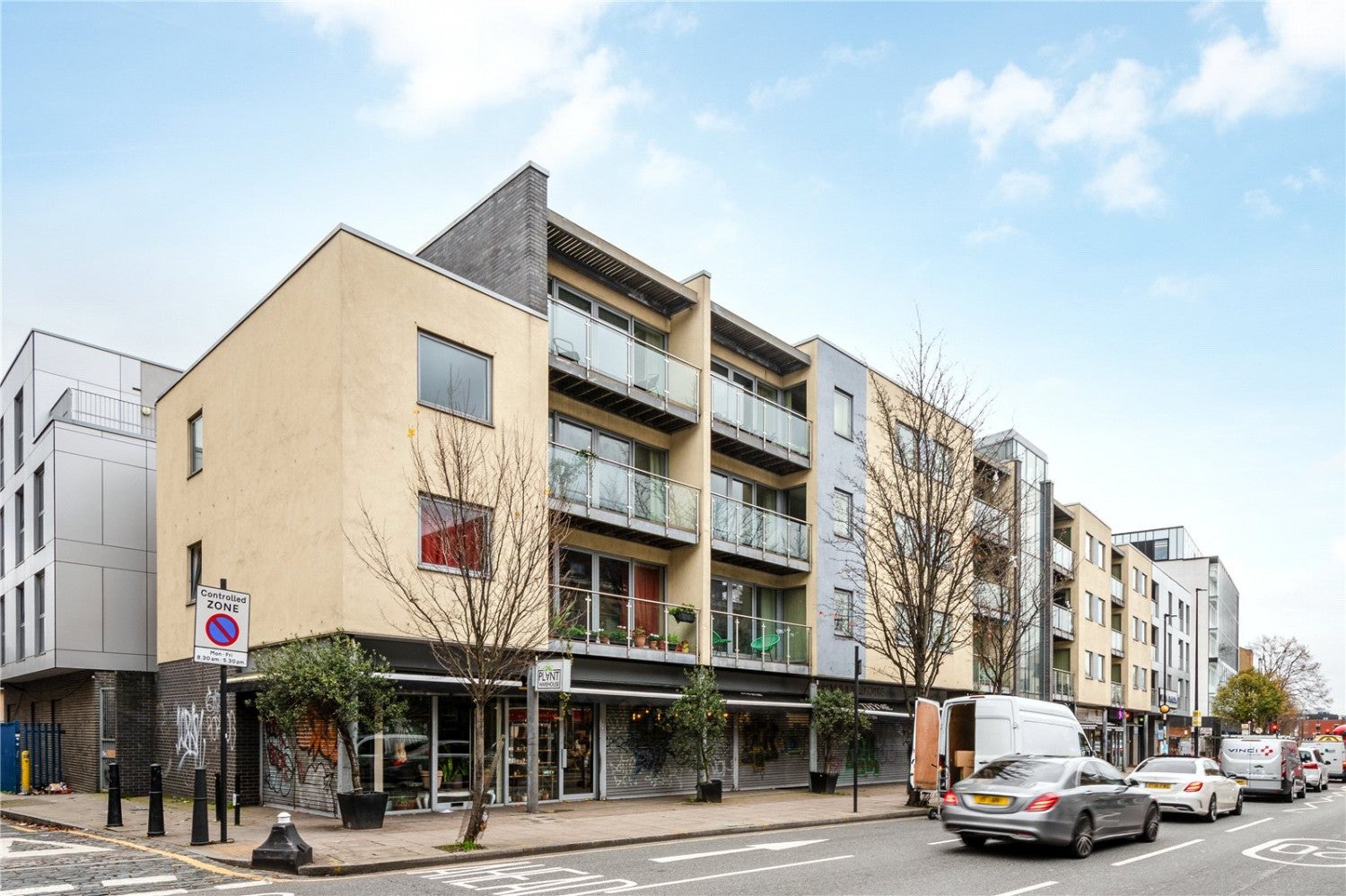 Flat Cambridge Heath Road in Greater London