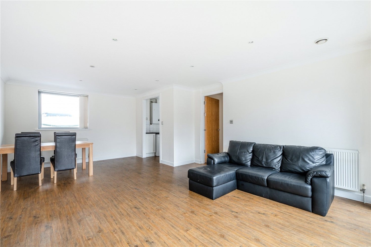 Flat Cambridge Heath Road in Greater London