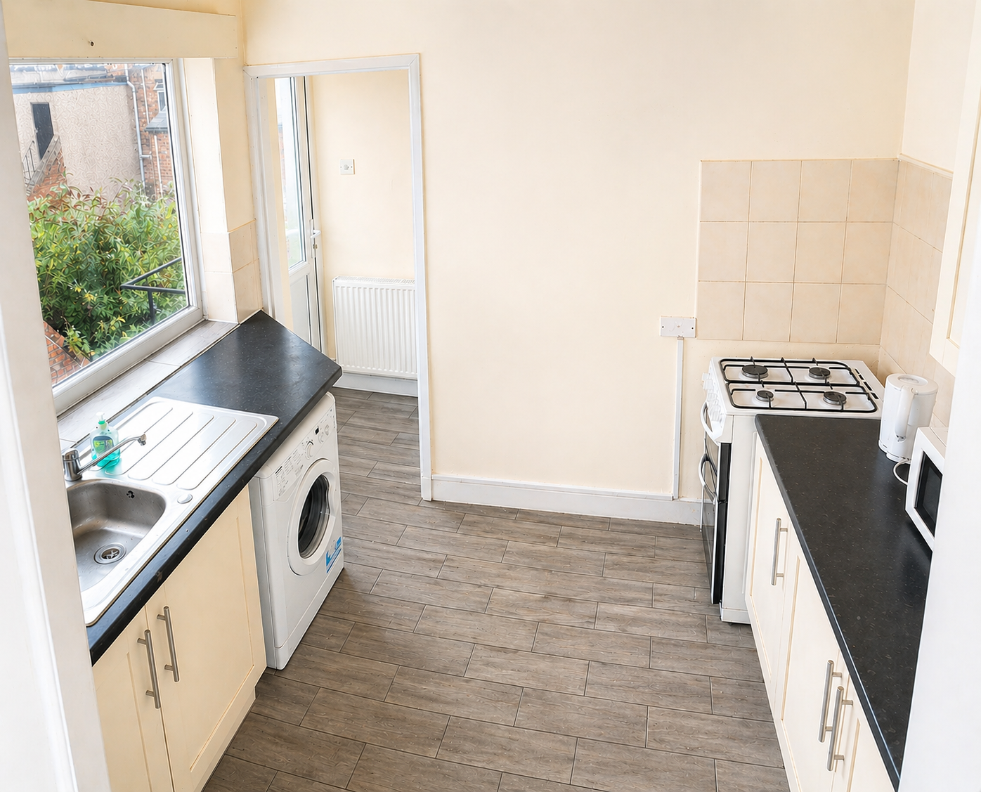 Flat Helmsley Road in Newcastle upon Tyne
