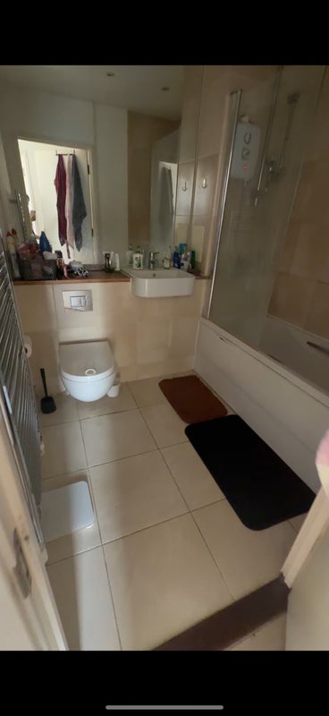 Room High Street in Greater London