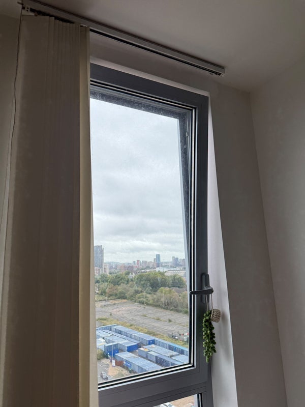 Room High Street in Greater London