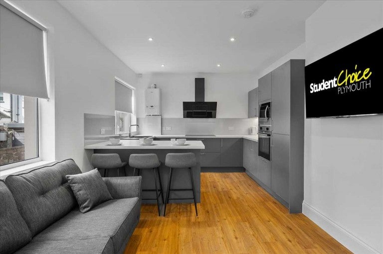Room Restormel Road in Plymouth