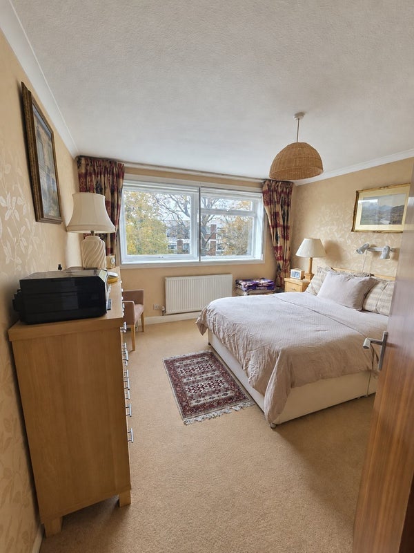 Flat Castlebar Road in Greater London