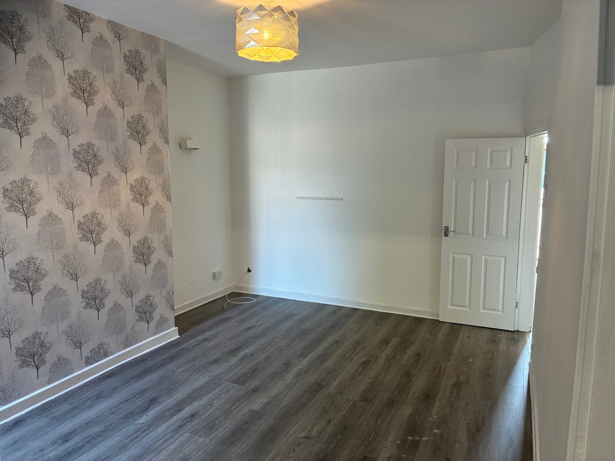 Flat Carrington Street in Leigh