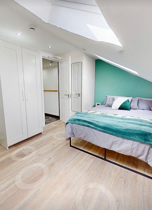 Room Haydn Avenue in Manchester