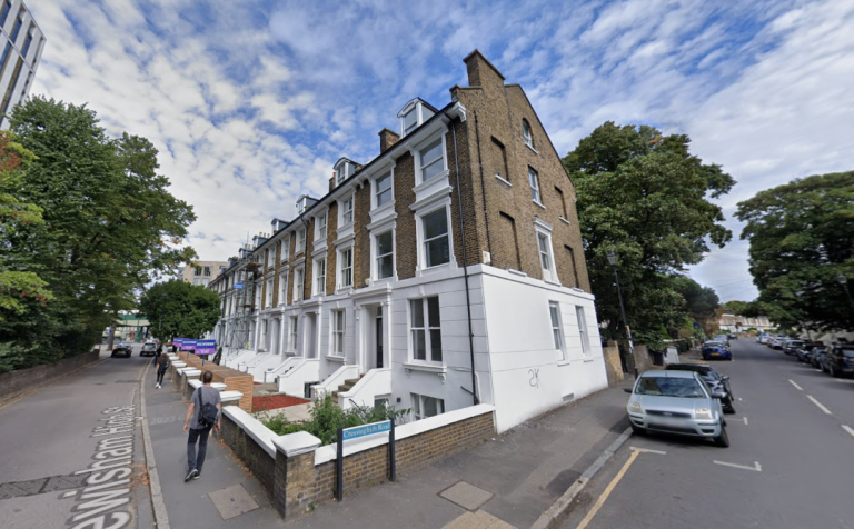 Flat Granville Grove in Greater London