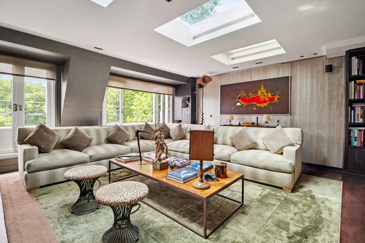 Flat Cornwall Gardens in Greater London