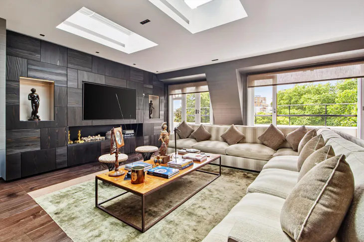 Flat Cornwall Gardens in Greater London