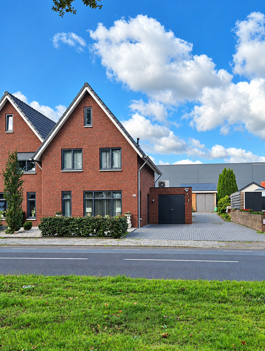 Huis Gronausestraat 240 in Losser