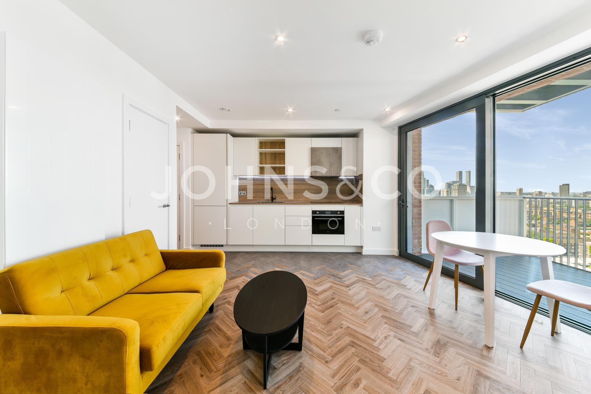 Flat Gillender Street in Greater London