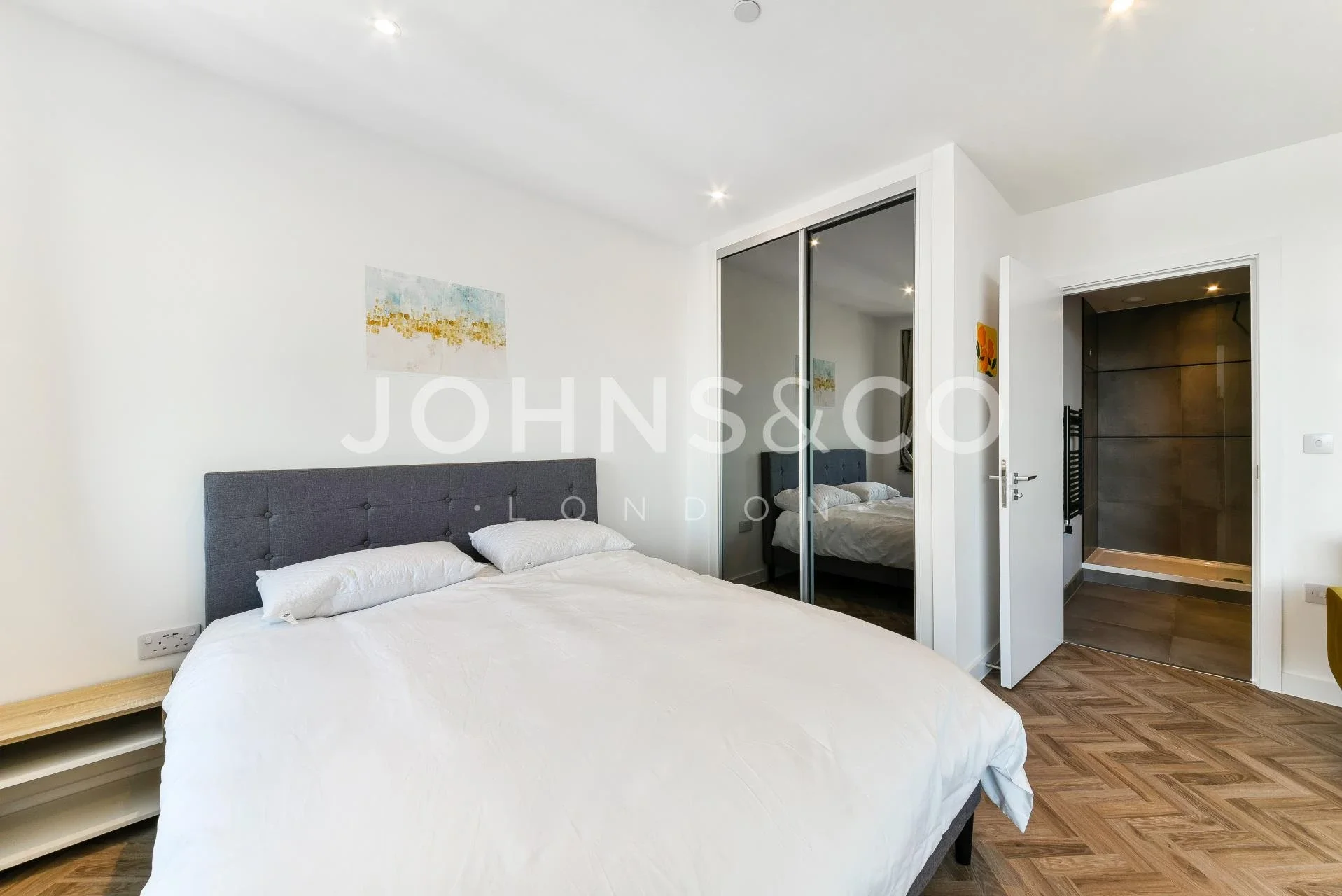 Flat Gillender Street in Greater London