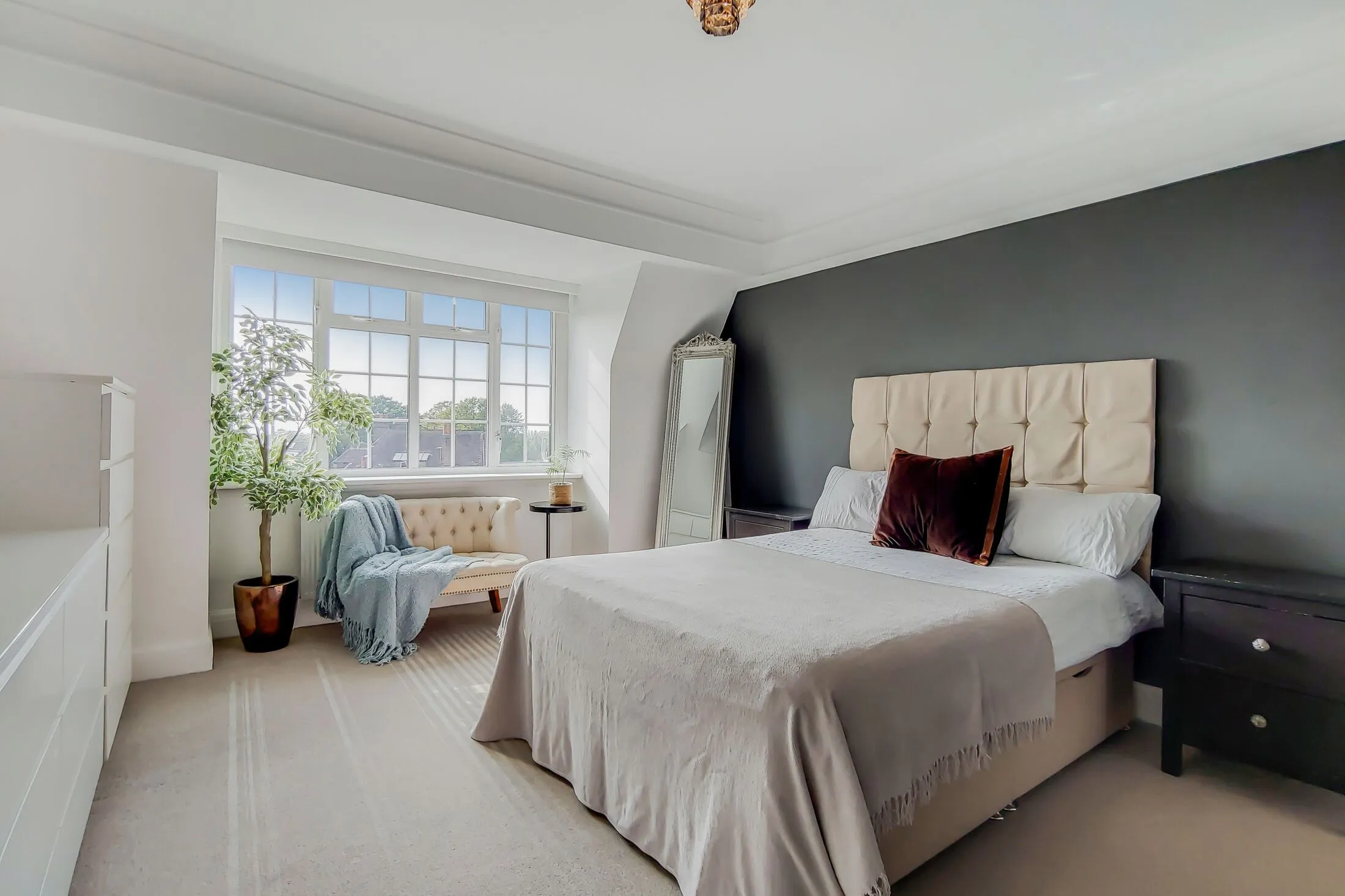 Flat Swallow Gardens in Greater London