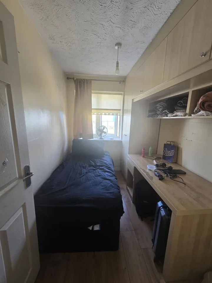 Room Heathfield Park Drive in Greater London