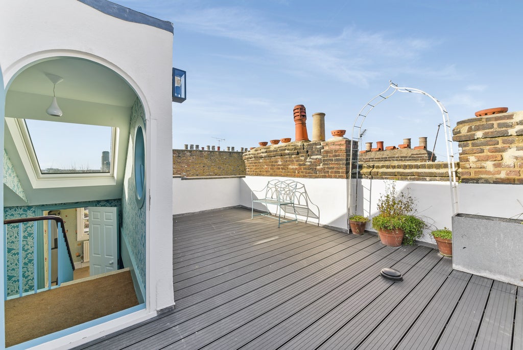 Flat Kensington Park Road in Greater London