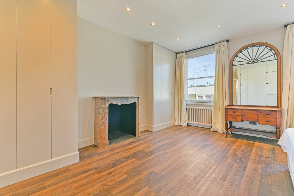 Flat Kensington Park Road in Greater London
