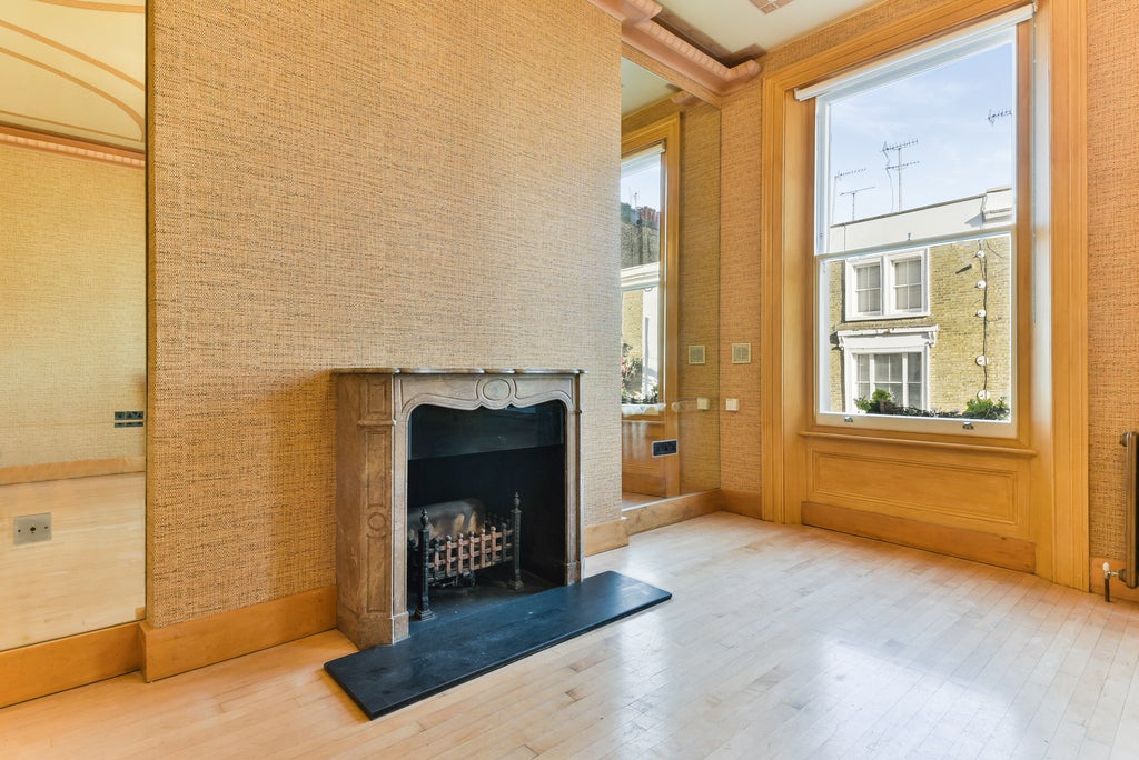 Flat Kensington Park Road in Greater London